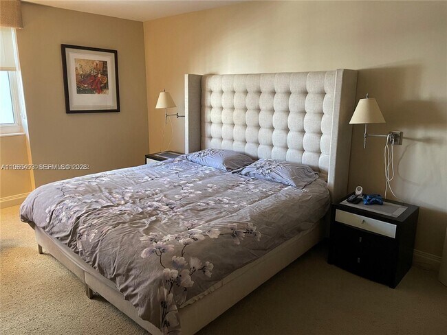 Building Photo - 2030 S Ocean Dr