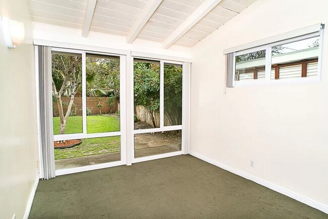 Building Photo - Unique 3 Br 2 Ba House in a Quiet Neighbor...