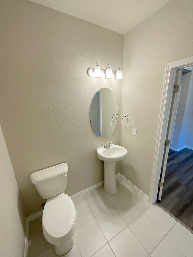 Building Photo - 3 Bedroom Townhome Available Near Tutt Blvd & E Woodmen Rd