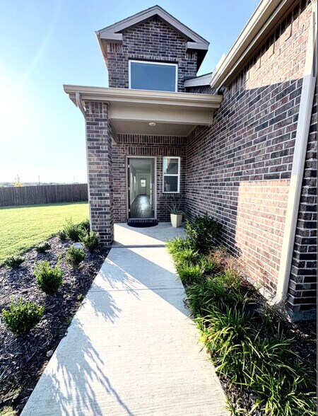 Building Photo - 302 Lake Erie Dr
