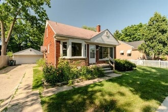 Building Photo - 3914 W 13 Mile Rd