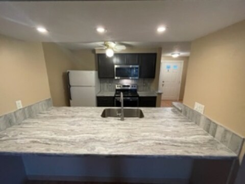 Building Photo - 532 Topaz Ln
