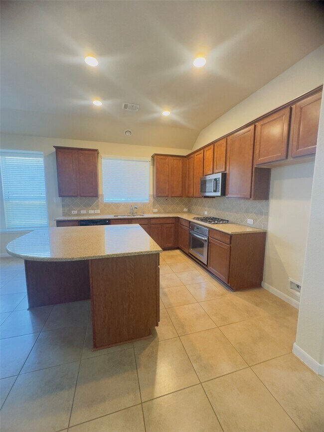 Building Photo - 26327 Cedar Pine Dr