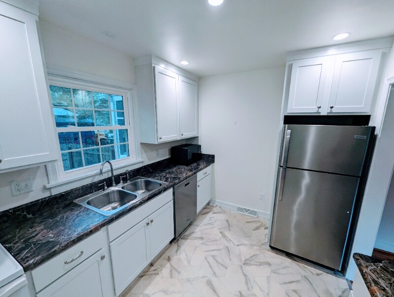 Building Photo - 2832 Jeffers Dr