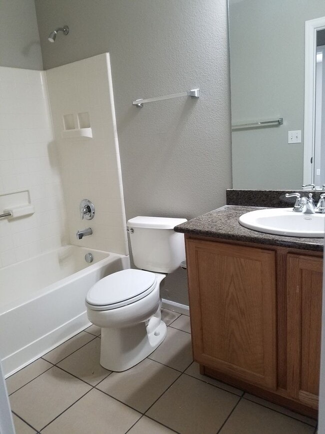 Building Photo - Beautiful Updated 3 Bedroom Ranch Style Ho...
