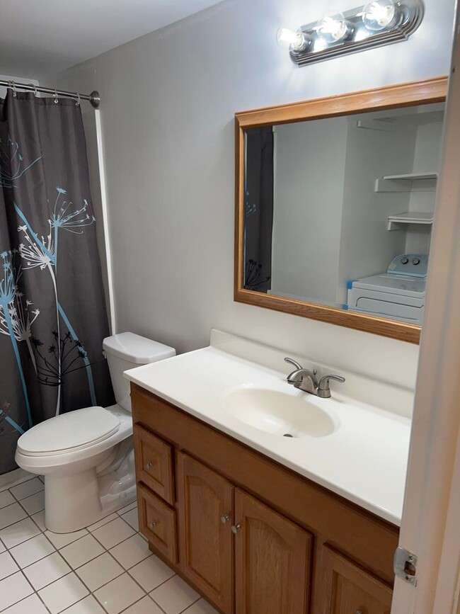 Building Photo - Recently updated Berkshire Estates Condo