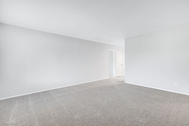 Building Photo - SFH 5/3