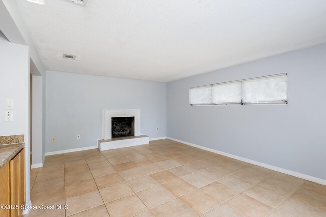 Building Photo - 460 Carissa Dr