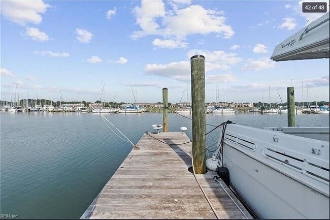 Building Photo - 31 Bay Front Pl