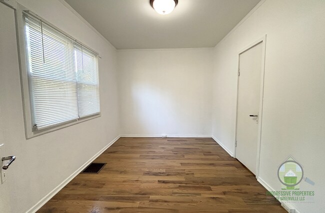 Building Photo - 109 Buist Ave