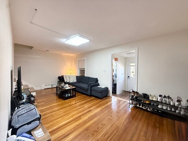 Building Photo - 58 Lake St