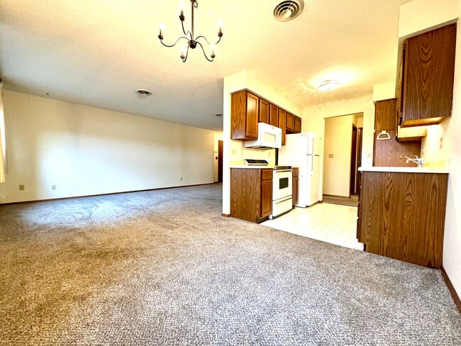 Building Photo - Cliffwood Apartments III