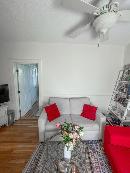 Living Room - 22 Chiswick Rd
