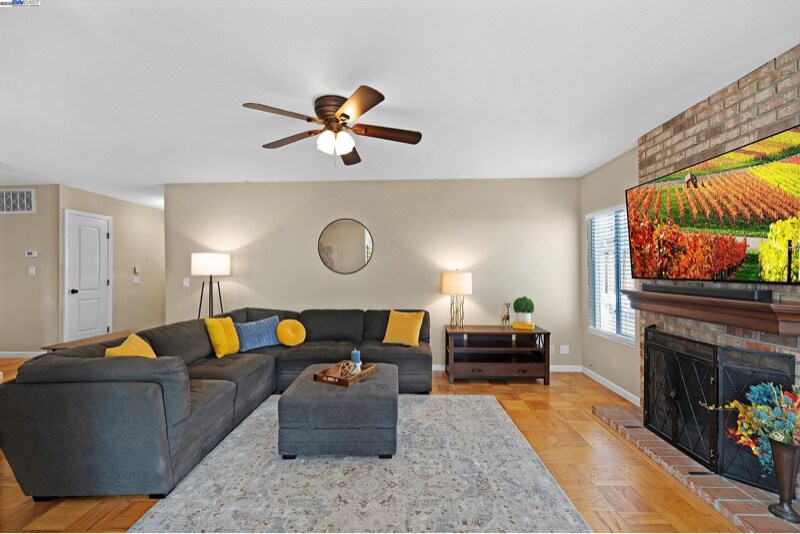 Building Photo - 590 Cinnabar Dr