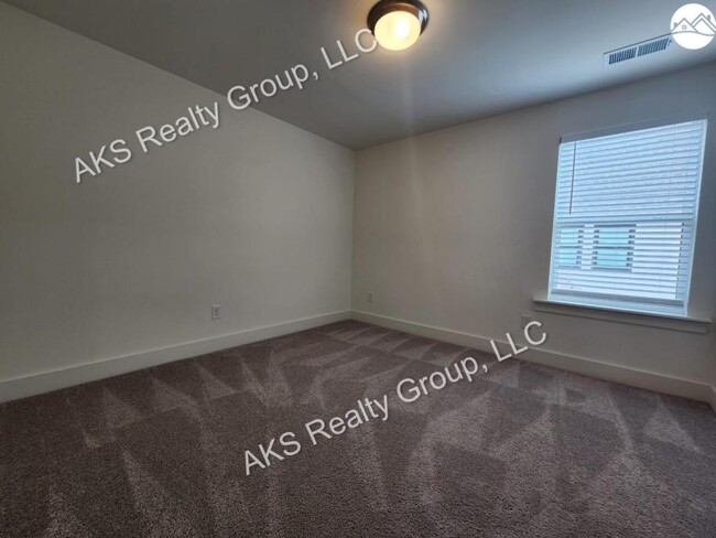 Building Photo - 838 Griffin Park Cir