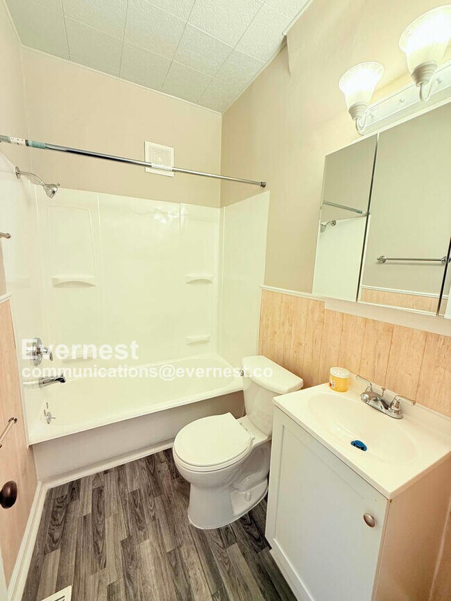 Building Photo - 68 E James St
