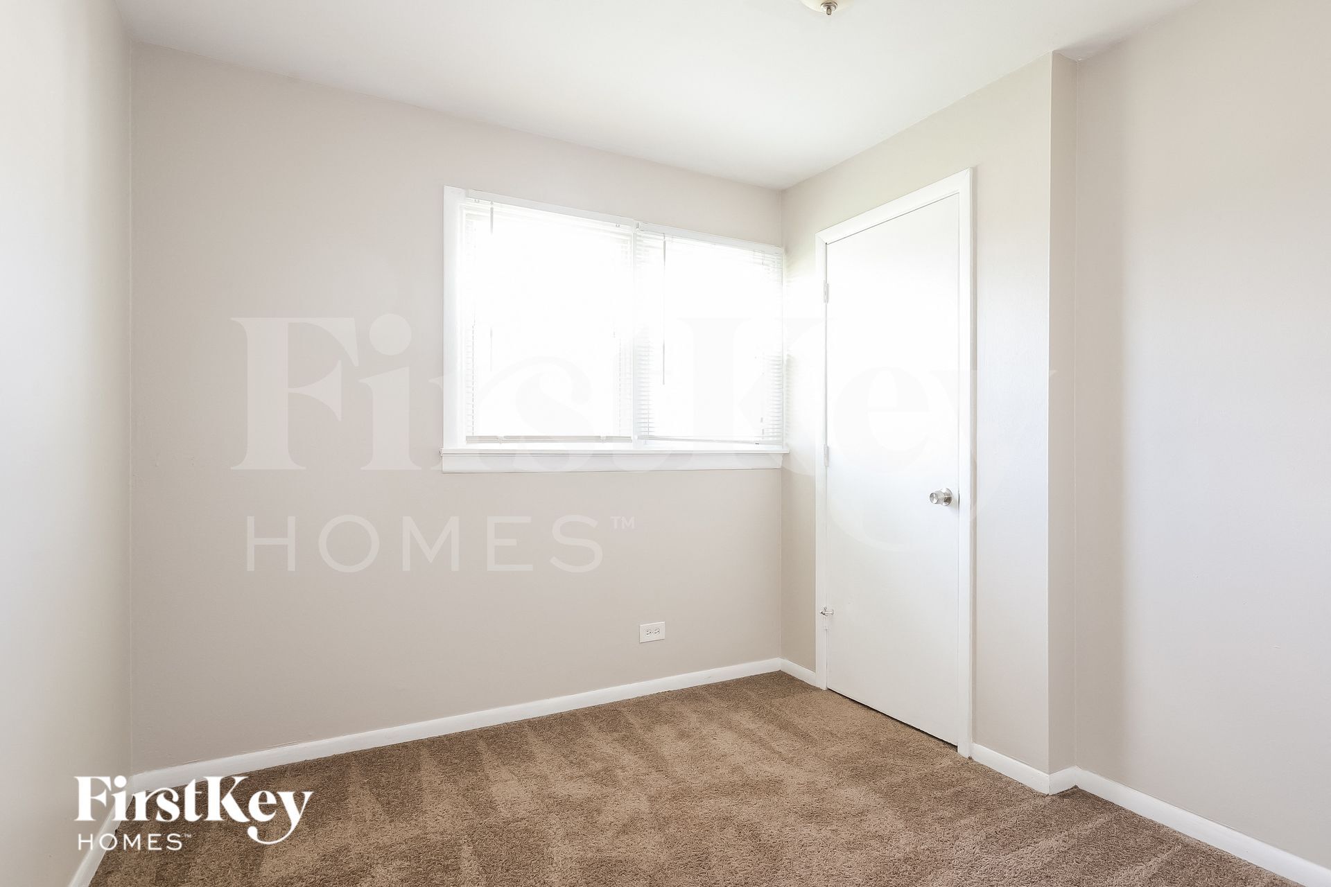 Building Photo - 7803 S Central Ave