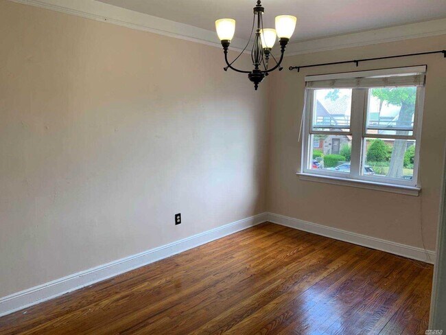 Building Photo - 141-18 Booth Memorial Ave