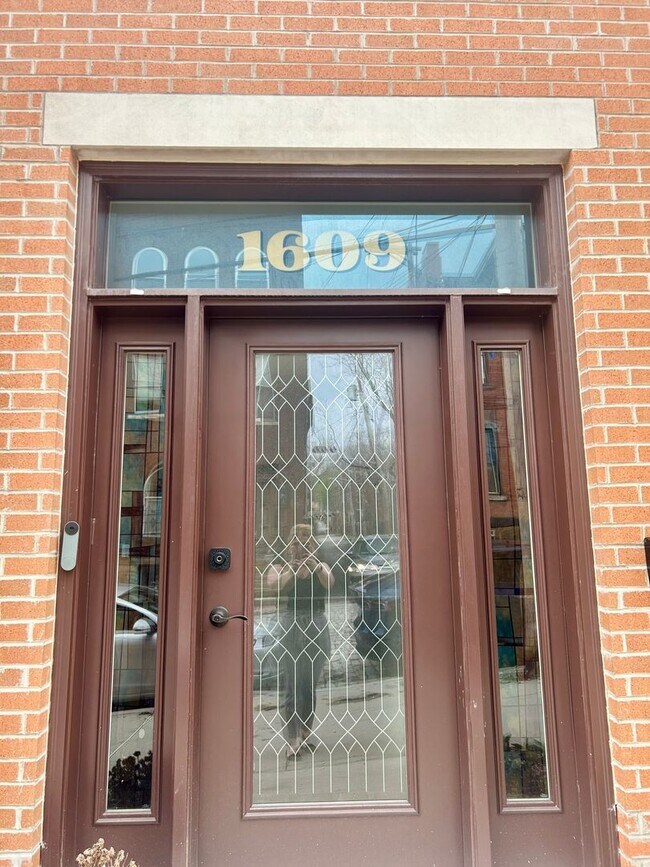 Building Photo - Available Now! 4 Bedroom 3.5 Bath Townhome...