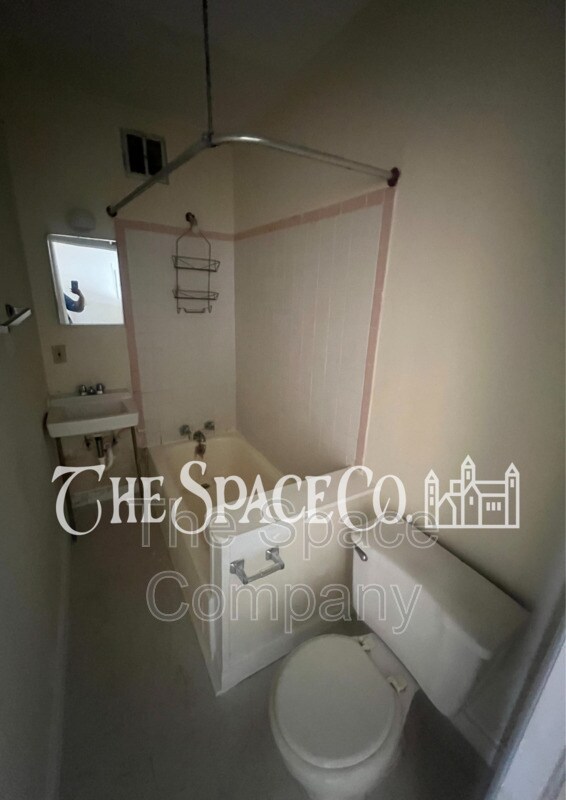 Building Photo - 49 Chapel St