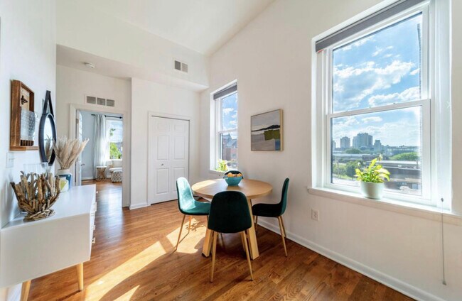 Building Photo - 187 WAYNE St