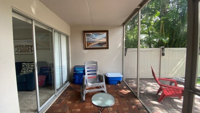 Building Photo - Charming 2/2 Seasonal Rental in Sarasota – Minutes from the Beach! Private Courtyard Included!!