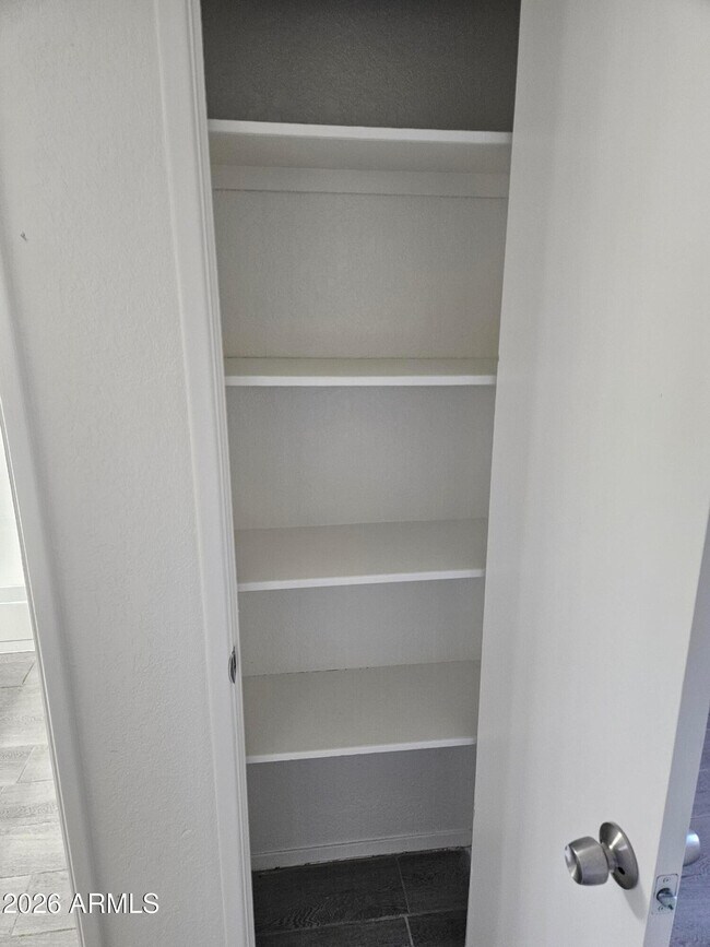 Building Photo - 3810 E Earll Dr