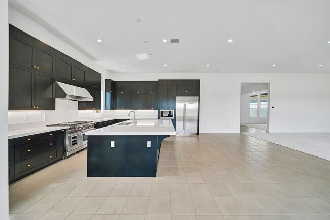 Building Photo - 30000 N Camino los Robles