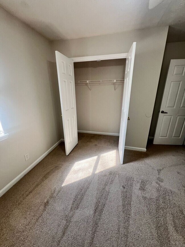 Building Photo - 3125-3127 Sarah Lou Drive