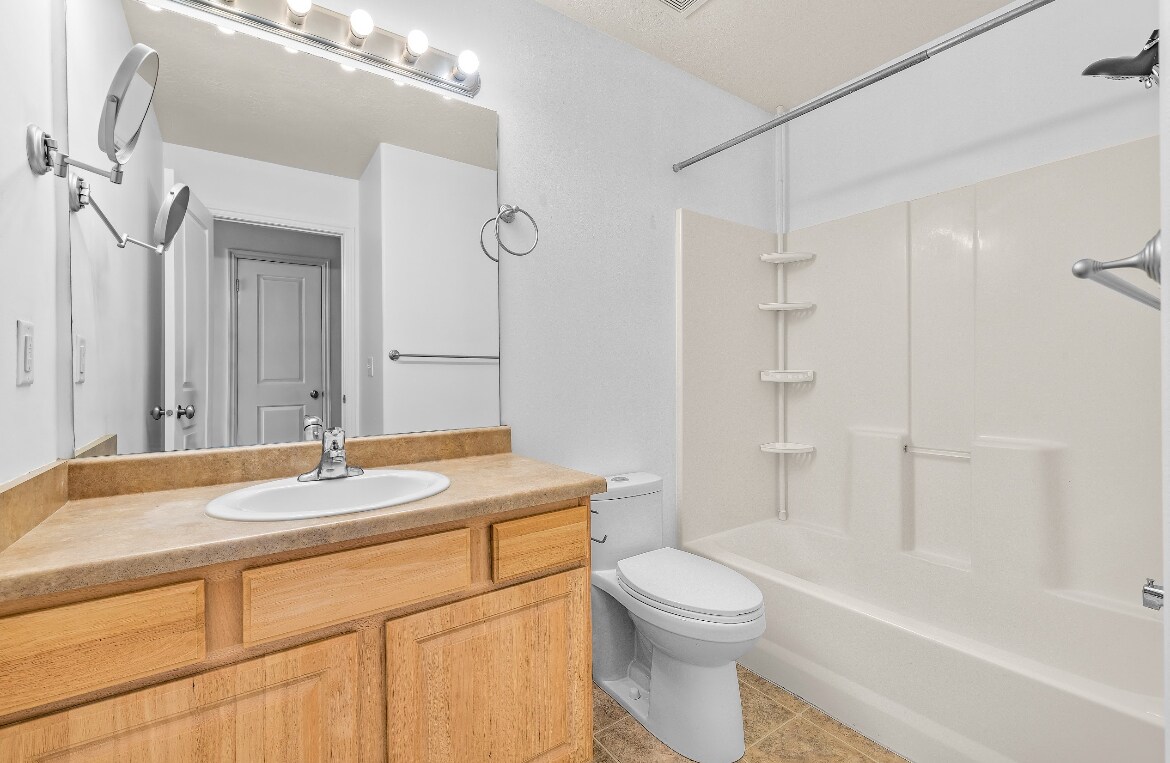 Building Photo - 5043 W Rock Butte