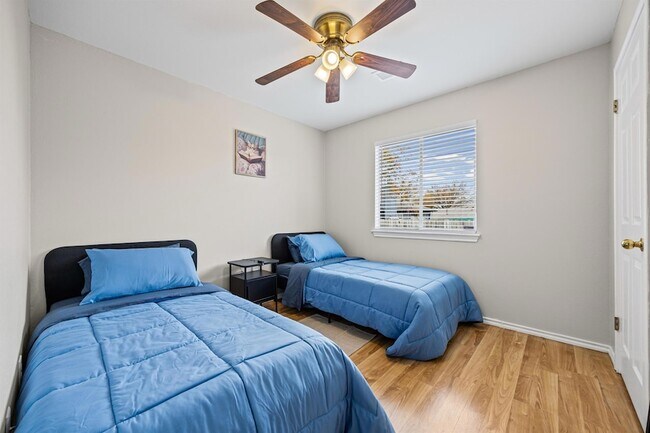 Building Photo - 5006 Acorn Grove Ct