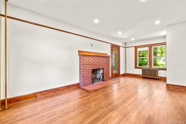 Building Photo - 7 Nanuet Ave