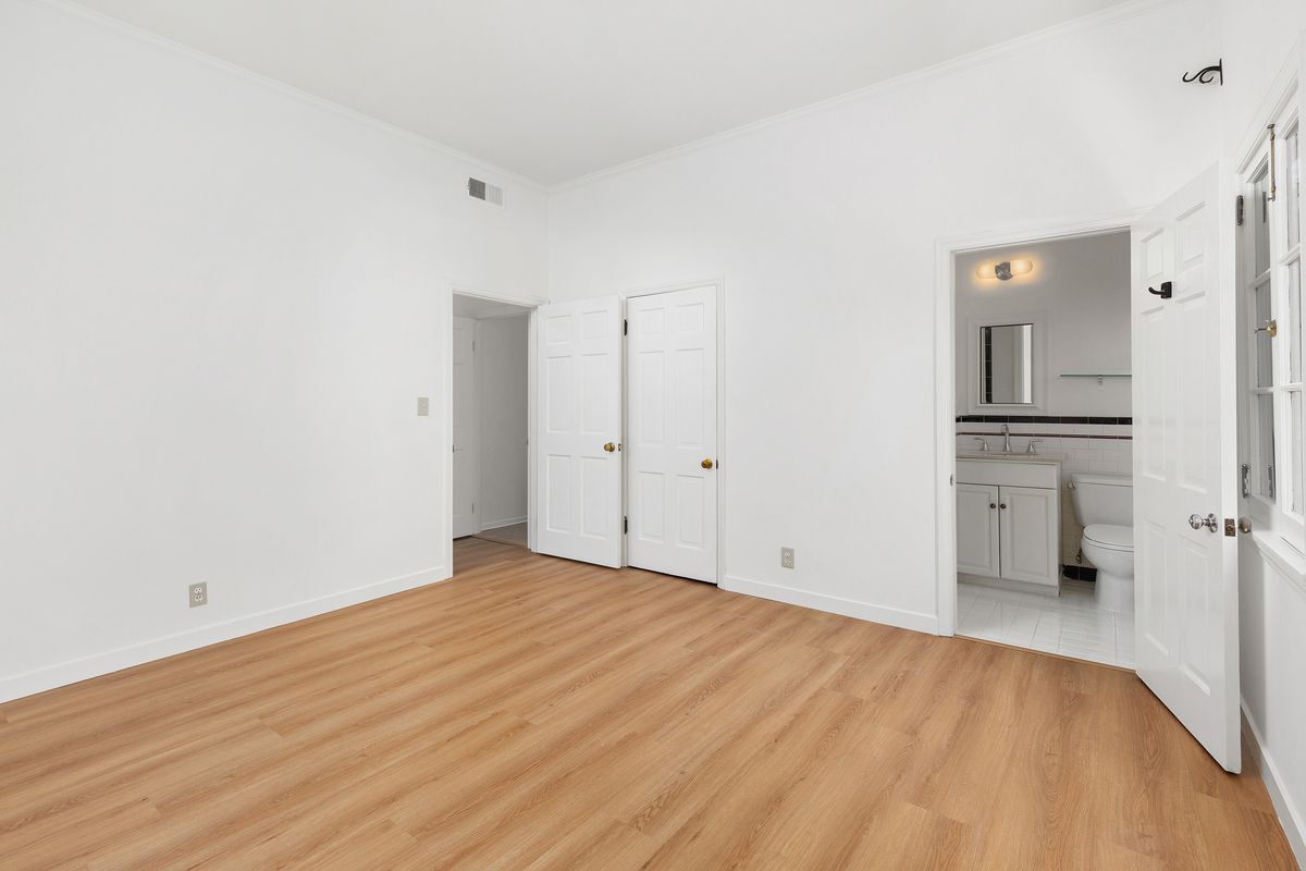 Building Photo - 720 N Harper Ave