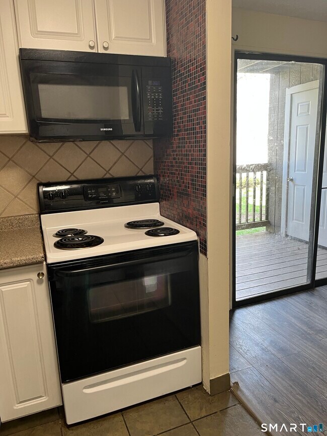 Building Photo - 20 Burgundy Hill Ln
