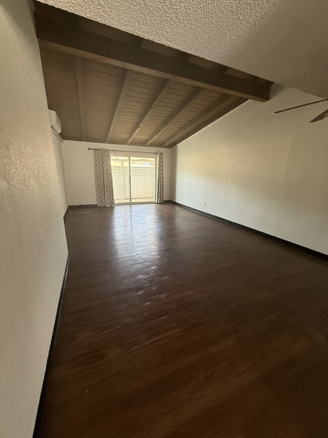 Building Photo - 4607 Plaza Ln