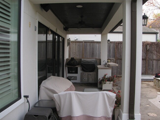 Building Photo - 4112 Blossom St