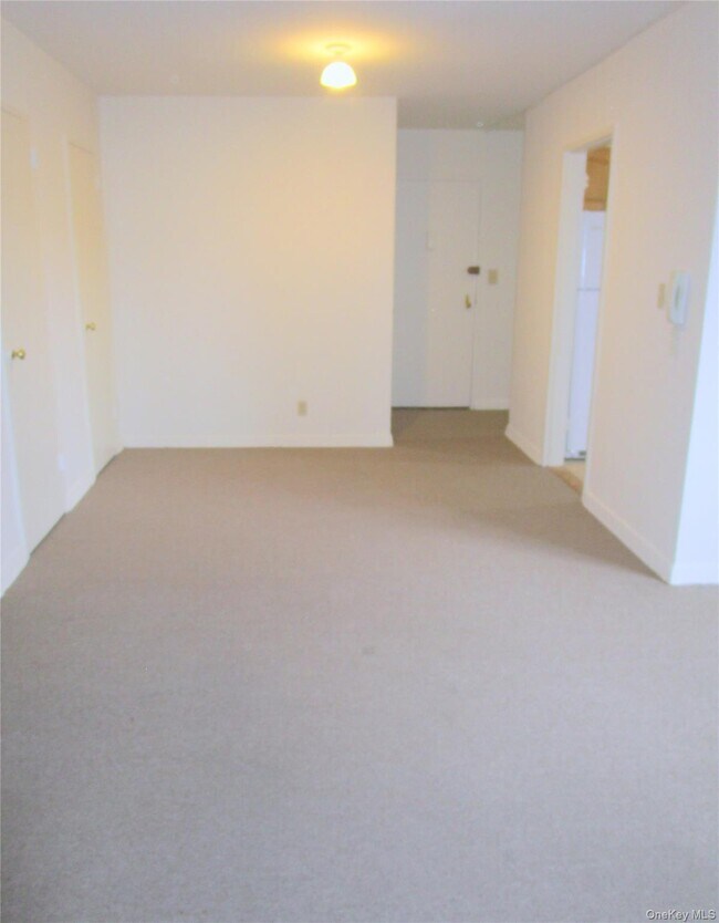 Building Photo - 123 Valentine Ln