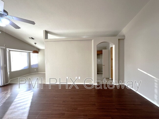 Building Photo - 1331 W Butler Dr