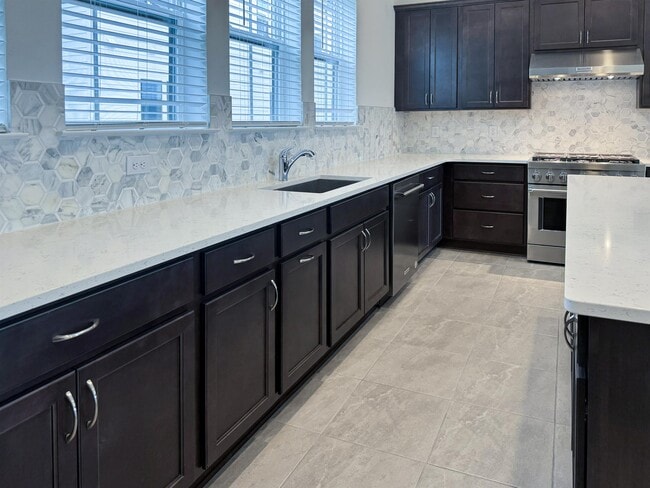 Building Photo - 2046 Packing District Wy