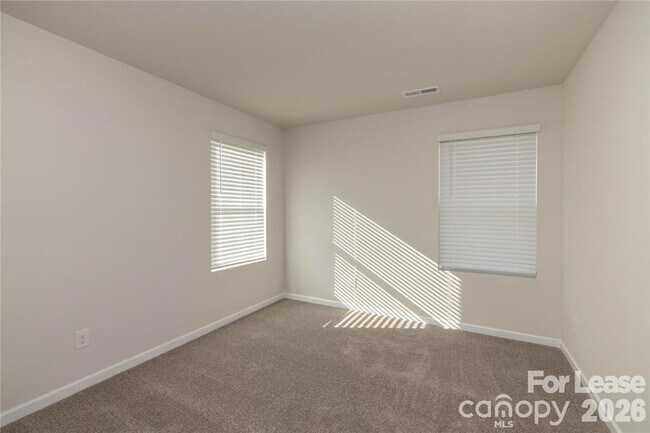Building Photo - 1419 Amhurst St