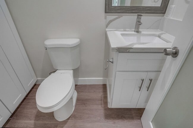 Building Photo - 441 W Queen St