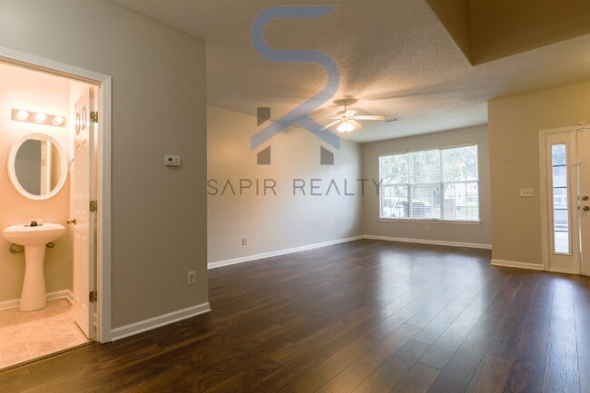 Building Photo - 2297 Nicole Dr
