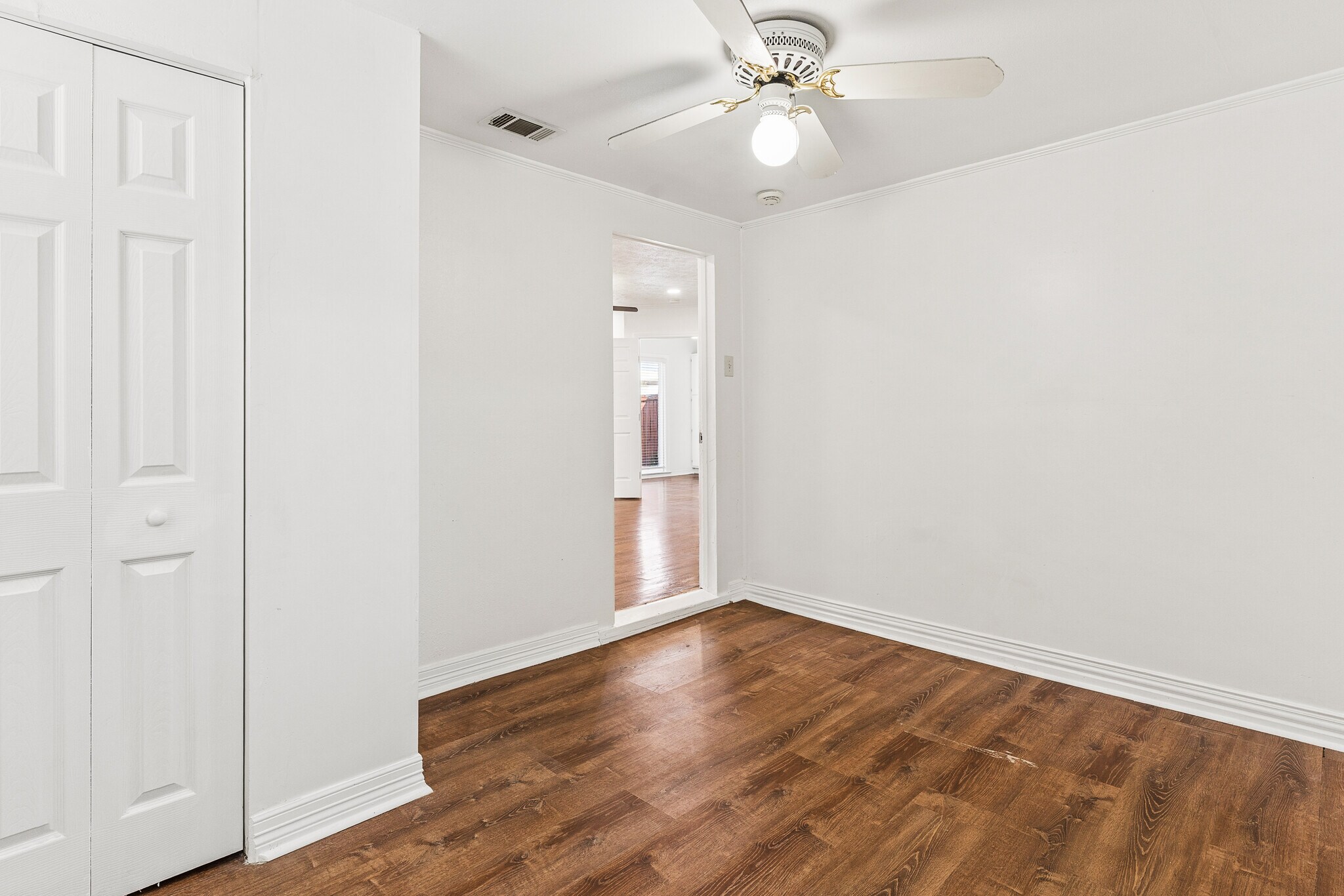 Building Photo - 6950 Hillcrest Ave