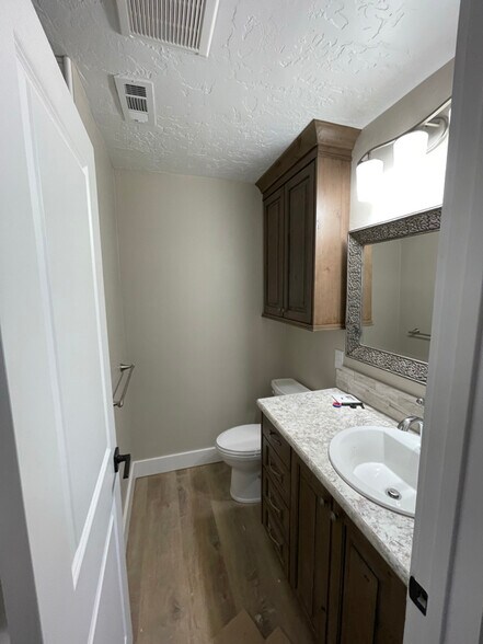 Building Photo - 5467 E 3000 N