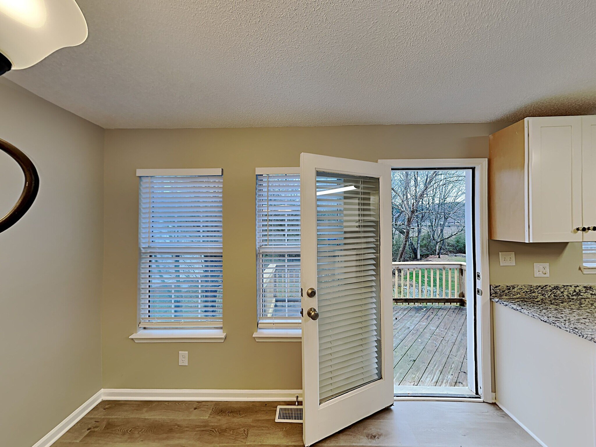 Building Photo - 401 Brookside Dr
