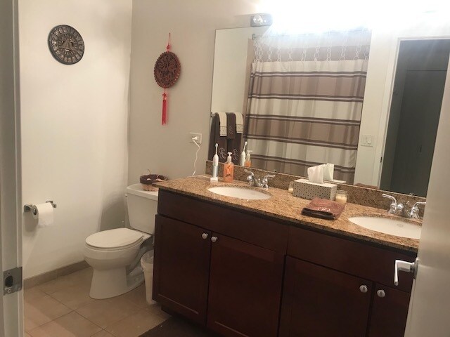 Bathroom with double vanity - 700 N Larrabee St