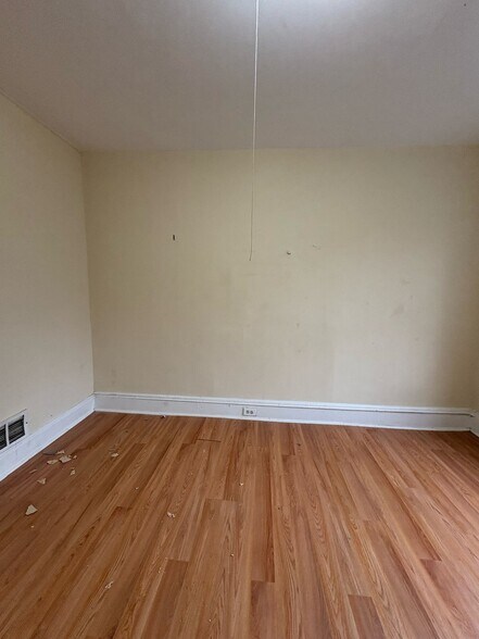 Building Photo - 108 Shepard St