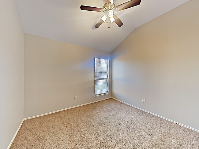 Building Photo - 1701 Bob Dr