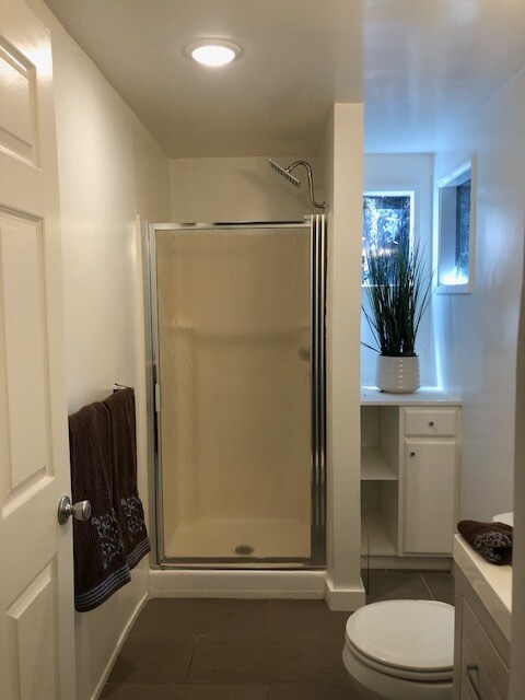 en-suite bathroom - 1444 Silver Lake Blvd