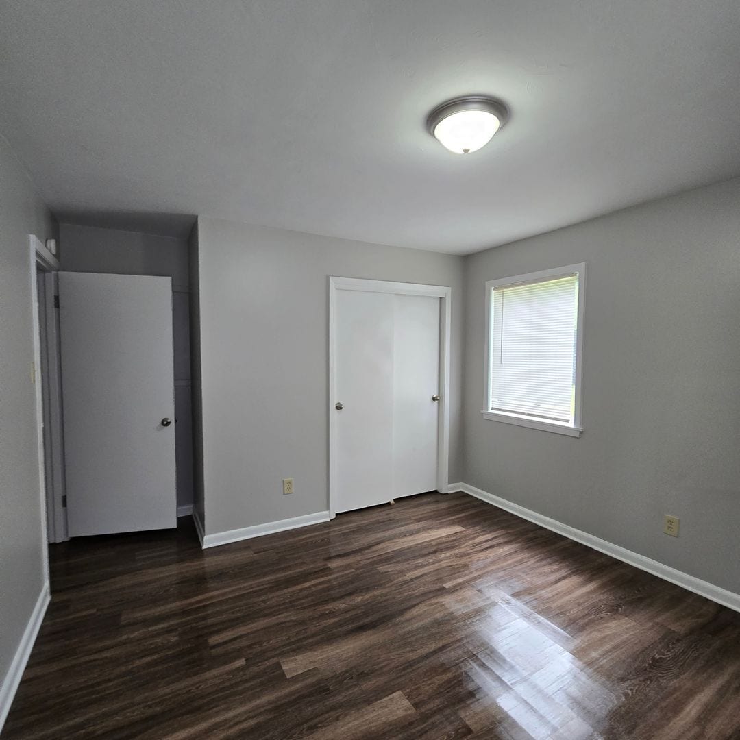 Building Photo - 1555 Staunton Dr